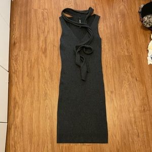 Sweater dress with neck tie